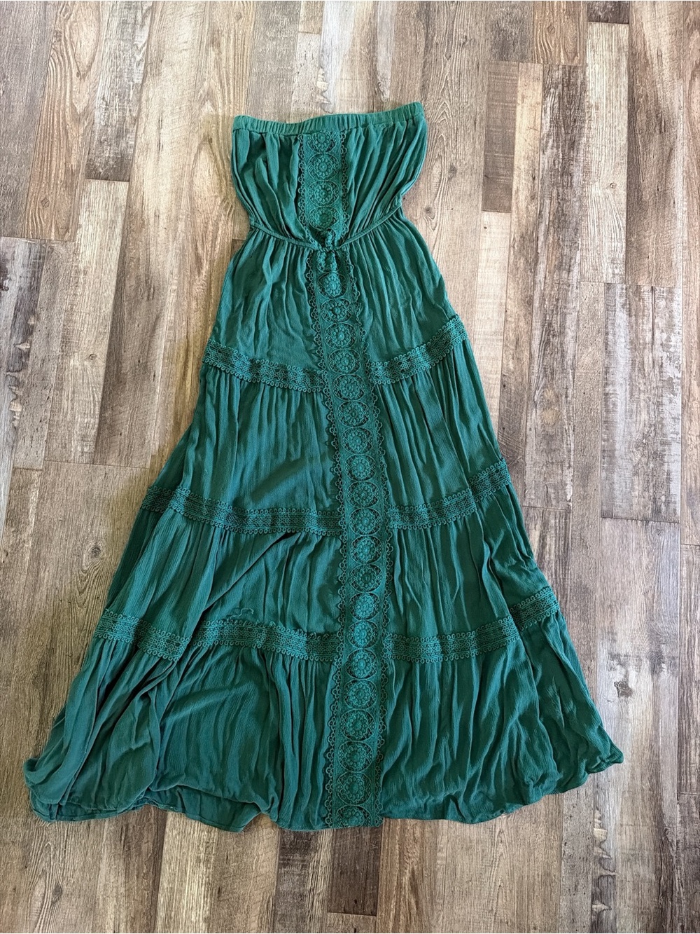 Justily Strapless Emerald Green Maxi Dress with Lace Panels